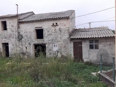 House 159 m², Stari Pazin - for adaptation and building plot around the house - 4