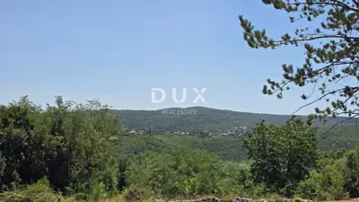 Baugrundstück, Labin - offener Blick auf die Stadt und die Hügel