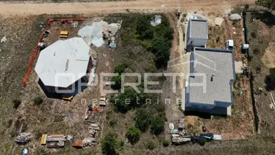 Poljica, Vrsi – Građevinsko zemljište s dozvolom i projektom