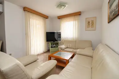 Stan u Klimnu, terasa i 2 parkirna mjesta