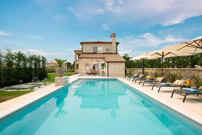 Vila 297 m², Ladići kod Kanfanara, bazen i pogled na more