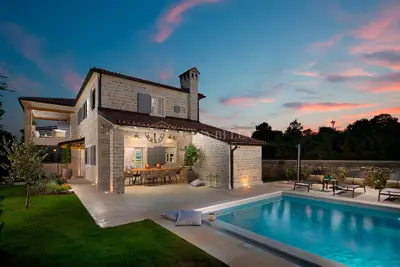 Villa 297 m², Ladići bei Kanfanar, Pool und Meerblick - 22