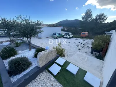 Građevinsko zemljište, Bilice - blizu Šibenika, ravno i ograđeno