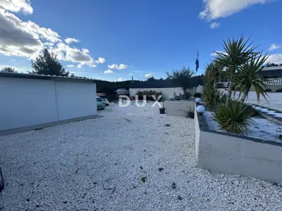 Građevinsko zemljište, Bilice - blizu Šibenika, ravno i ograđeno - 2