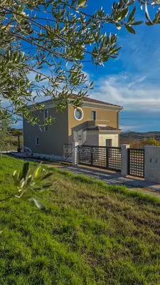 House 384 m², Buje - sea and olive grove views - 18