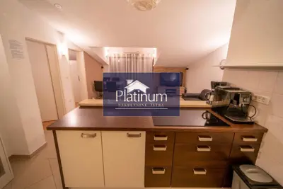 Kuća 600 m², Pula Centar - 6 apartmana - 11