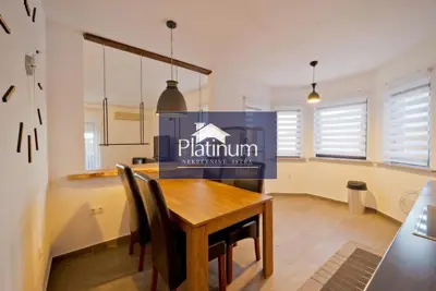 Kuća 600 m², Pula Centar - 6 apartmana - 15