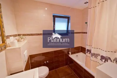 Kuća 600 m², Pula Centar - 6 apartmana - 20
