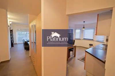 Kuća 600 m², Pula Centar - 6 apartmana - 19