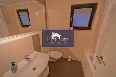 Kuća 600 m², Pula Centar - 6 apartmana - 17