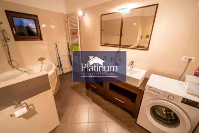 Kuća 600 m², Pula Centar - 6 apartmana - 4