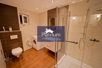 Kuća 600 m², Pula Centar - 6 apartmana - 8