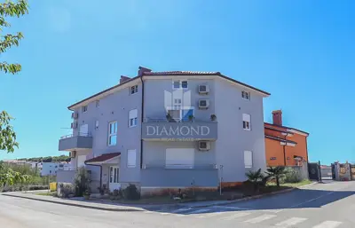 Kuća 347 m², Pula - Valdebek, 4 stambene jedinice