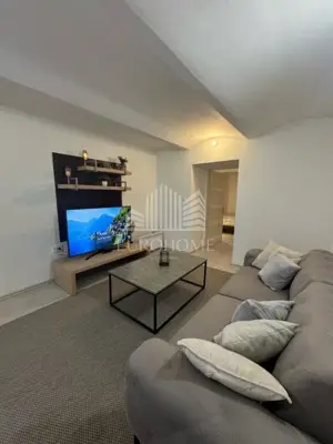 Amruševa, dvosoban stan s loggiom i vrtom, 62 m² - 3