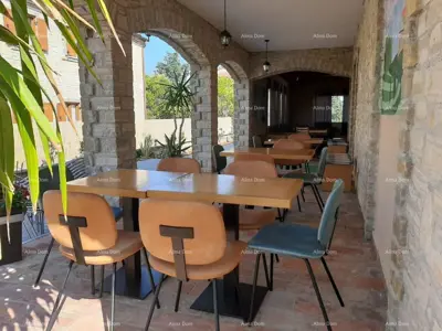 Poslovno-stambena kuća, Svetvinčenat, pogled na more i bazen - 16