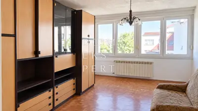 Sesvete, Dvosoban stan na 4. katu, odlična lokacija, 45 m²