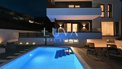 Villa 300 m², Klis - atemberaubender Panoramablick auf Split und die Inseln - 13