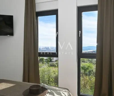 Villa 300 m², Klis - atemberaubender Panoramablick auf Split und die Inseln - 17