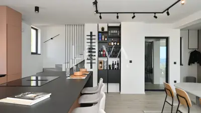 Villa 300 m², Klis - atemberaubender Panoramablick auf Split und die Inseln - 10