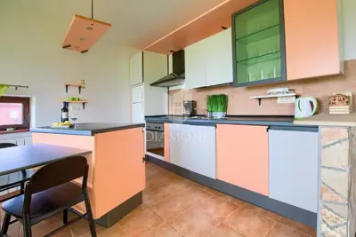 House in Peroj, two floors and a spacious yard - 8