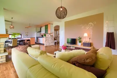 House in Peroj, two floors and a spacious yard - 5
