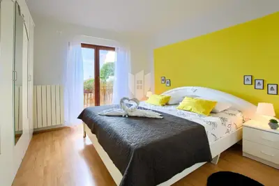 House in Peroj, two floors and a spacious yard - 9