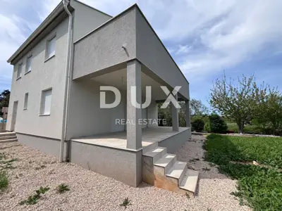 Haus 135 m², Tkon - Meerblick und Terrasse