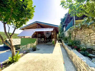 Kućica 46 m², Šegotići - uz more i šumu