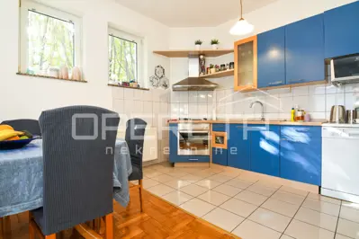 House 340 m², Gajnice, quiet location and privacy - 21