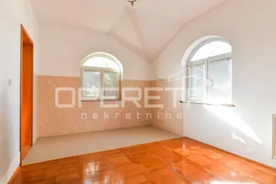 House 340 m², Gajnice, quiet location and privacy - 7