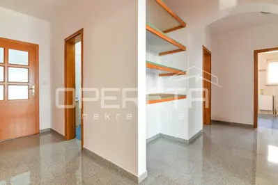 House 340 m², Gajnice, quiet location and privacy - 8