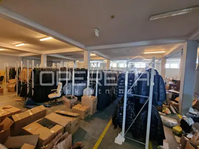 Geschäftsgebäude 1.092 m², Jankomir - 12 Parkplätze