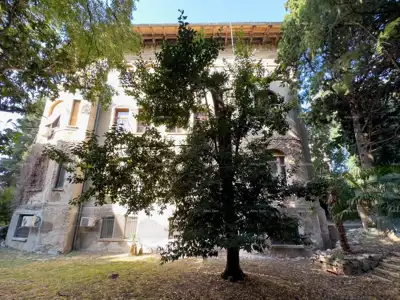 Stan, Pula Centar, 2. kat vile i 6 soba