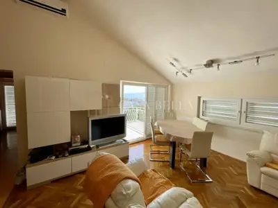 Stan 65 m², Klenovica - pogled na more i terasa