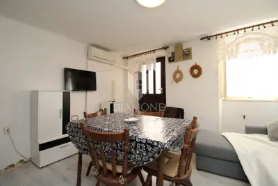 Haus 70 m², Omišalj - alter Stadtkern und Terrasse - 4