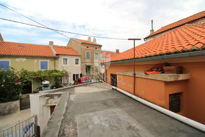 Haus 70 m², Omišalj - alter Stadtkern und Terrasse - 13