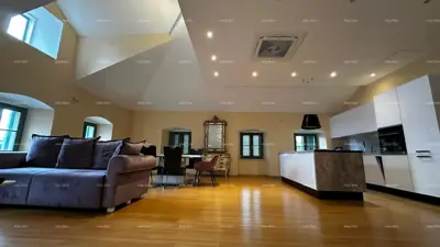 Luksuzan dvoetažni stan u centru Opatije, 185 m²