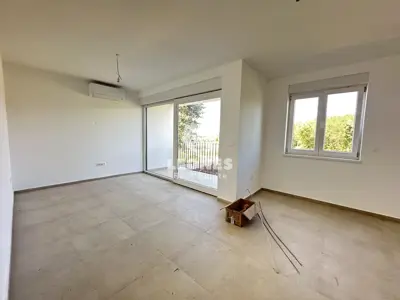 Stan s vrtom, Cancini kod Poreča, prizemlje novogradnje
