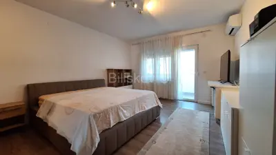Zagreb, Remete, zweigeschossige 4-Zimmer-Wohnung 180 m², 2 Parkplätze - 10