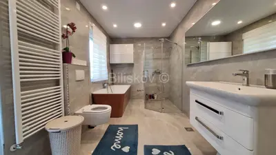 Zagreb, Remete, zweigeschossige 4-Zimmer-Wohnung 180 m², 2 Parkplätze - 16