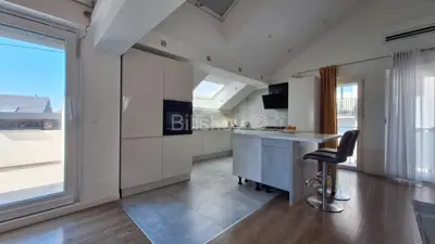 Zagreb, Remete, zweigeschossige 4-Zimmer-Wohnung 180 m², 2 Parkplätze - 5