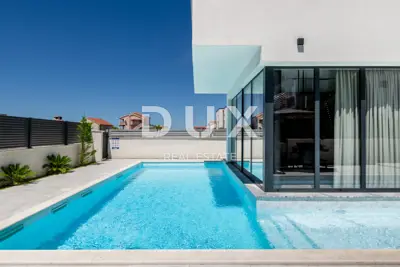 Villa 195 m², Vrsi - pool and rooftop terrace