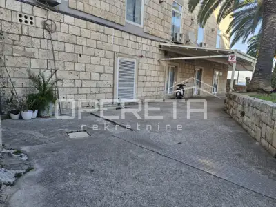 Poslovni prostor 175 m², Korčula - u srcu grada - 2
