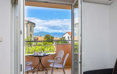 Stan 62 m², Malinska na otoku Krku, 2 spavaće sobe i balkon - 16