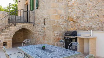 Stone house, Višnjan, authentic Istrian atmosphere - 2