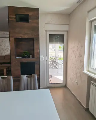 Haus 133 m², Bibići bei Svetvinčenat, Pool und Sommerküche - 11