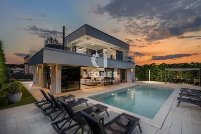 Villa 278 m², Lovrečica bei Umag, beheizter Pool