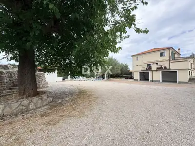 Haus zum Kauf in Dobrinj i okolica, 300 m² - 19