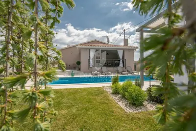 Haus 130 m², Barban - Pool und ruhige Lage