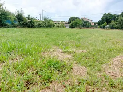 Building plot 804 m², Valbandon - quiet location - 2